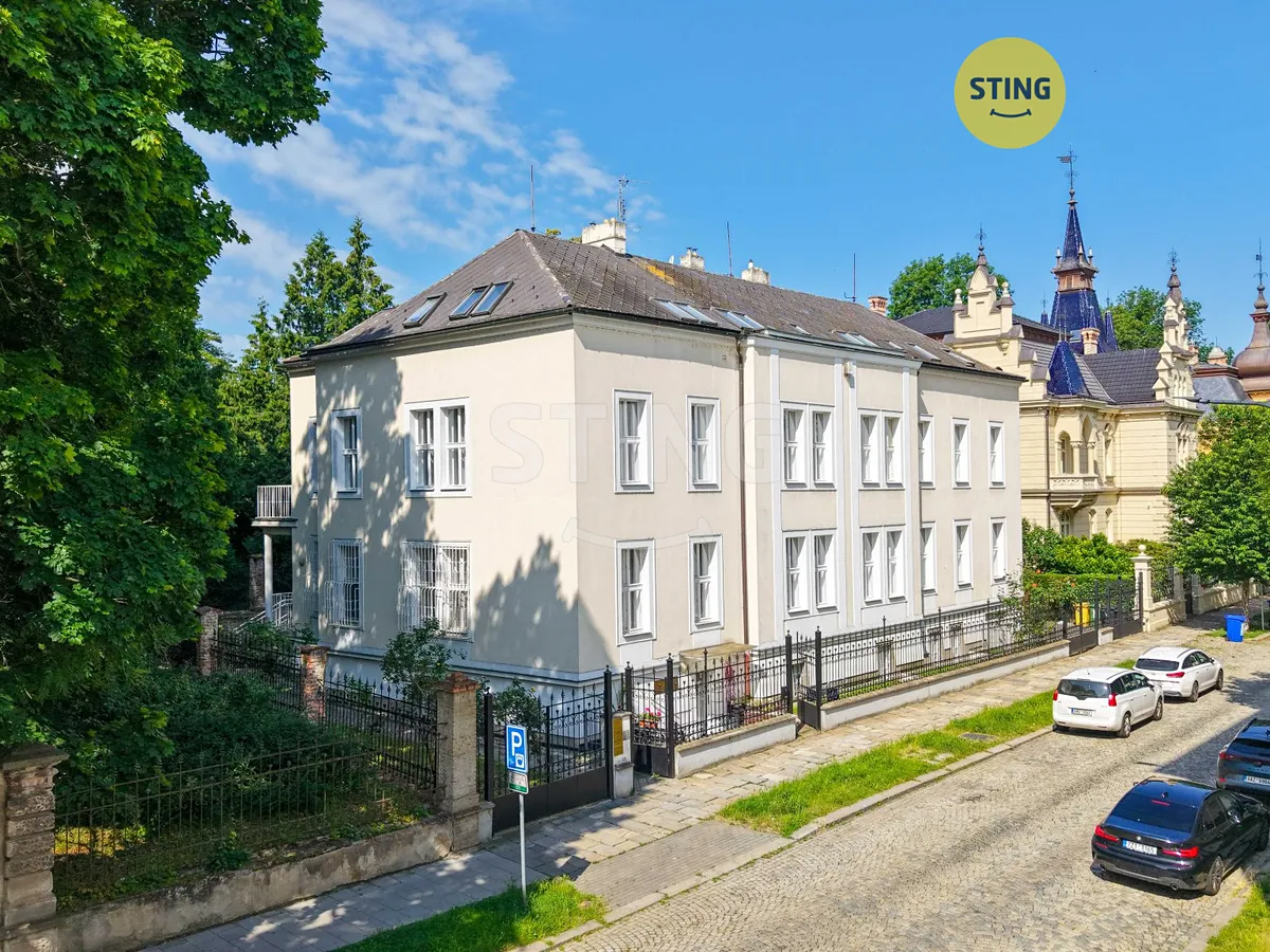 Pronájem kanceláře 315 m²